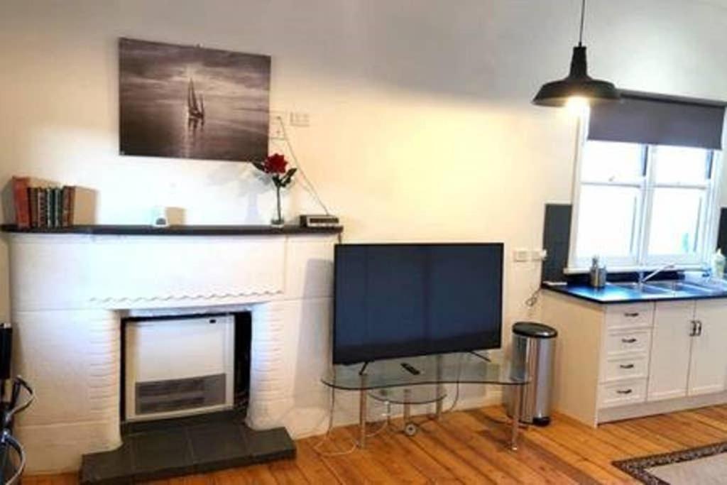 ברוקן היל Modern Charming Miners' Cottage +Free Internet מראה חיצוני תמונה